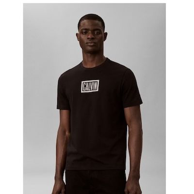 ⚫️👕 Calvin Klein Boxed Calvin Graphic Tee Regular Fit T-Shirt für 19,49€ (statt 25€)
