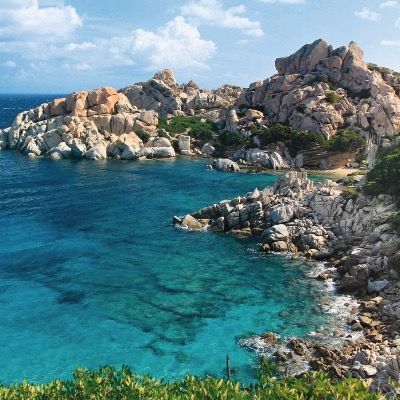 ☀️ 8 Tage Sardinien im 4* Hotel 🏖️ mit HP & Flügen ab 749€ (statt 917€) ➡️ April bis Oktober 2027