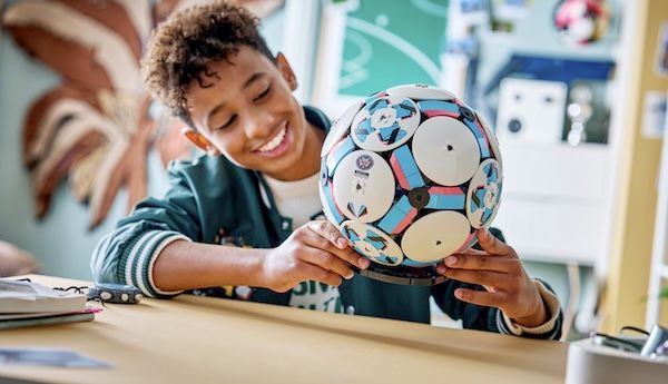 ⚽️ LEGO Editions Fußball (43019) + EA Sports FC 27 (PS5) für 118,99€ (statt 151€) ⚽️ LEGO Editions Fußball (43019) + EA Sports FC 27 (PS5) für 118,99€ (statt 151€)