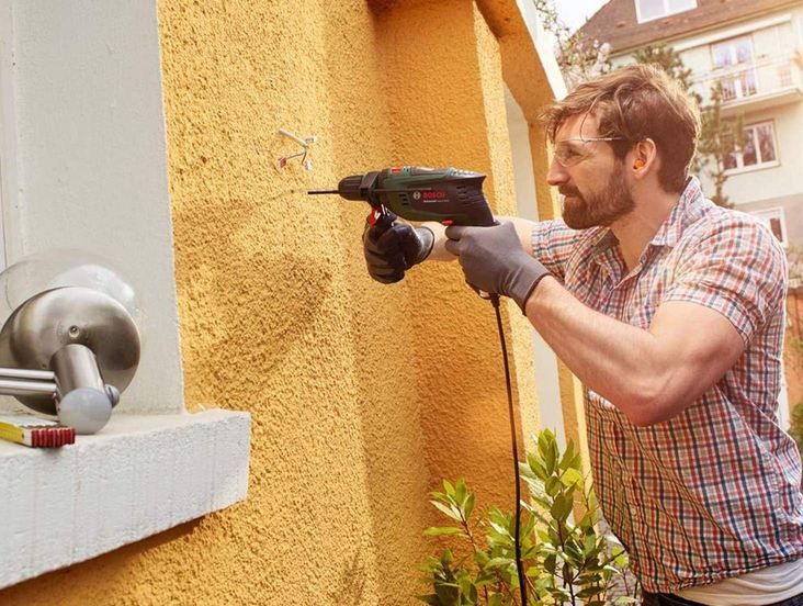🧰 Bosch UniversalImpact 800 Schlagbohrmaschine + Bohrer/Bitset für 101,68€ (statt 117€)