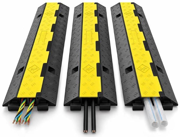 🔌 3er Pack Vevor Kabelschutzmatten mit 2 Kanälen, 101x25x5cm für 29,90€ (statt 40€)