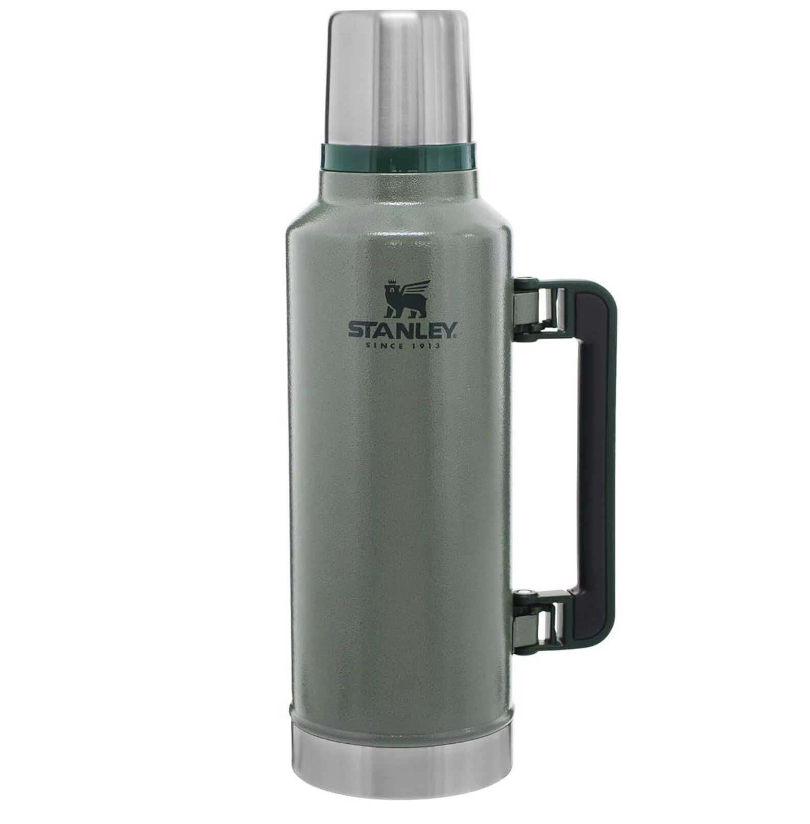 STANLEY Classic Legendary Thermosflasche 1.9L für 45,99€ statt 58,90€