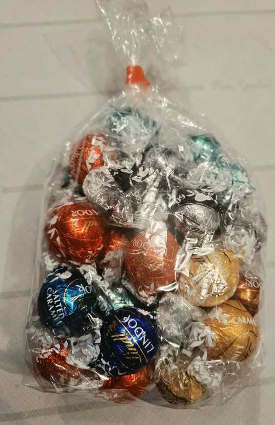 Jawoll! Lindt Lindor Kugel 500g für 9,99€ MHD nur vor Ort Jawoll! Lindt Lindor Kugel 500g für 9,99€ MHD nur vor Ort