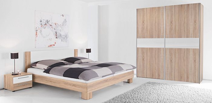 Knaller? Komplettes Carryhome Schlafzimmer (Bett, Schrank, Tische) für