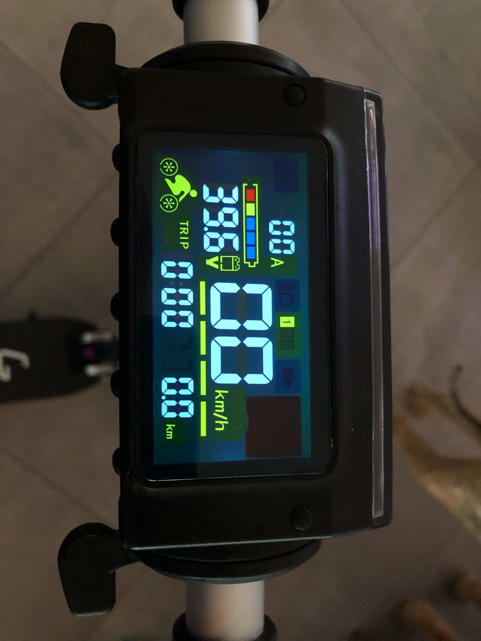 Klappbarer E-Scooter Kugoo S1 Pro im Test