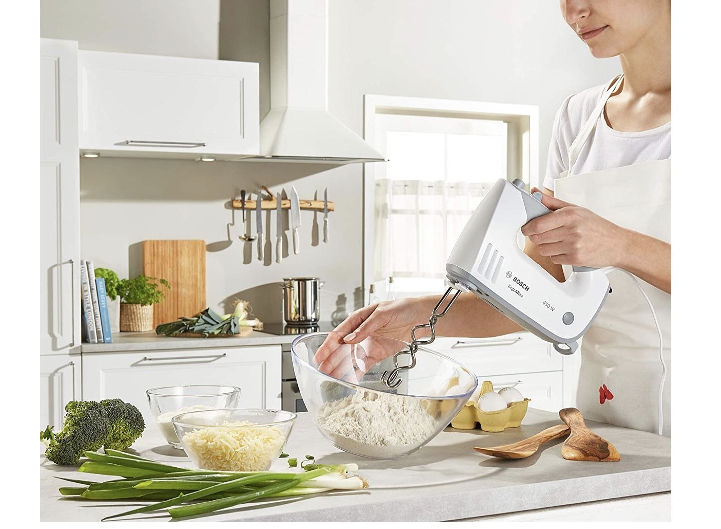Impastatrice Bosch ErgoMixx 450 W – 5 Velocità + Turbo, 2 Fruste E 2 Ganci In Acciaio Inox