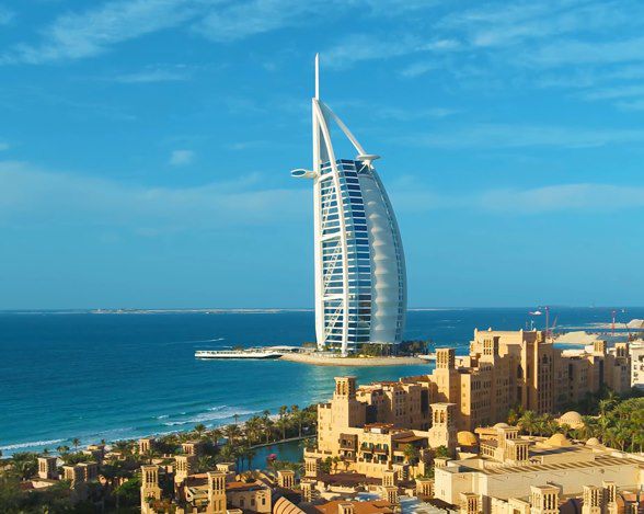  Mein Schiff: 5 ÜN ab/bis Dubai inkl. Vollpension, Getränke & Trinkgeld Illustration 