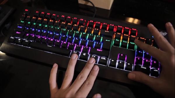 AULA Demon King - beleuchtete mechanische Tastatur für 22€ (statt 63€) AULA Demon King beleuchtete mechanische Tastatur für 22€ (statt 63€)