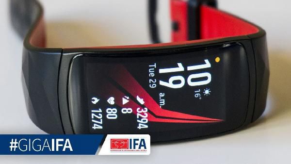 Samsung Galaxy S9 + Gear Fit 2 Pro für 49€ + Vodafone Comfort Flat mit 2GB für 26,99€ mtl. Samsung Galaxy S9 + Gear Fit 2 Pro für 49€ + Vodafone Comfort Flat mit 2GB für 26,99€ mtl.