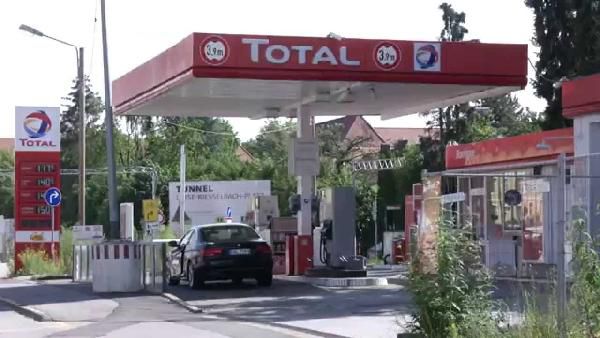 Günstig tanken - mit diesen Tipps könnt ihr Sprit sparen Günstig tanken mit diesen Tipps könnt ihr Sprit sparen