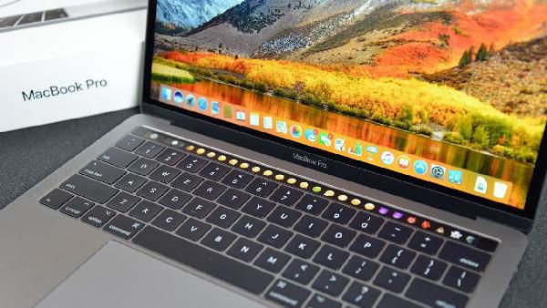 MacBook Pro 2017 - 13,3 Zoll Retina mit Touch Bar ab 1.599€ (statt 1.704€) MacBook Pro 2017 13,3 Zoll Retina mit Touch Bar ab 1.599€ (statt 1.704€)