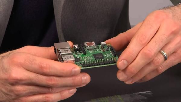 Raspberry Pi 2 Model B 1GB - mini Platinen PC für 33,48€ - Update Raspberry Pi 2 Model B 1GB mini Platinen PC für 33,48€ Update