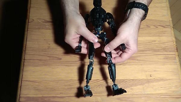DIY beweglicher Roboter zum Aufbauen für 6,65€ DIY beweglicher Roboter zum Aufbauen für 6,65€
