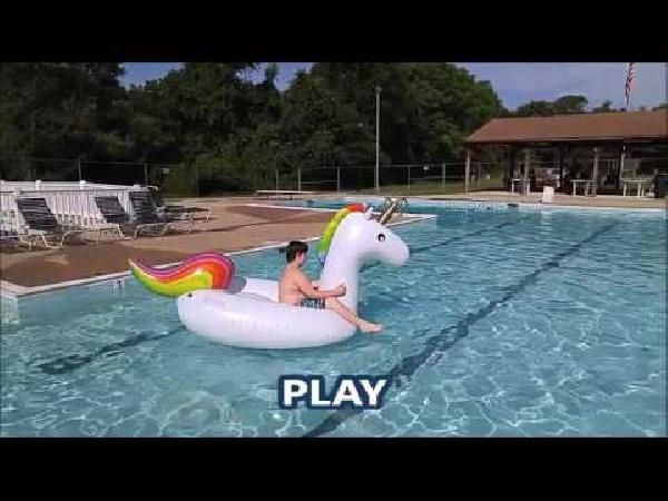 XXL Einhorn - aufblasbarer Schwimmreifen für 24,99€ XXL Einhorn aufblasbarer Schwimmreifen für 24,99€