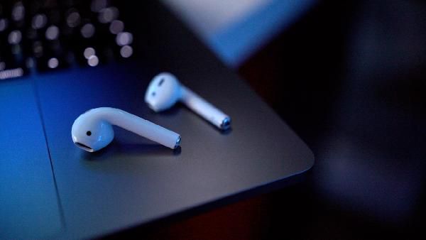 Apple AirPods 1. Gen für 149,90€ (statt 158€) Apple AirPods 1. Gen für 149,90€ (statt 158€)