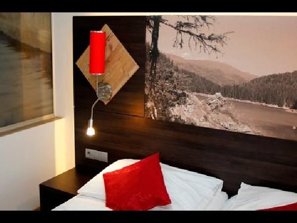 3, 4 oder 7 ÜN im 4*-Hotel inkl. Halbpension und Sauna ab 199€ p. P. 3, 4 oder 7 ÜN im 4* Hotel inkl. Halbpension und Sauna ab 199€ p. P.
