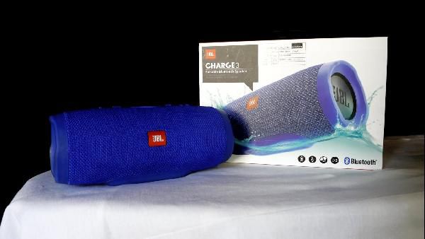 JBL Charge 3 - Bluetooth-Lautsprecher refurb. ab 71,99€ (statt neu 92€) JBL Charge 3 Bluetooth Lautsprecher refurb. ab 71,99€ (statt neu 92€)