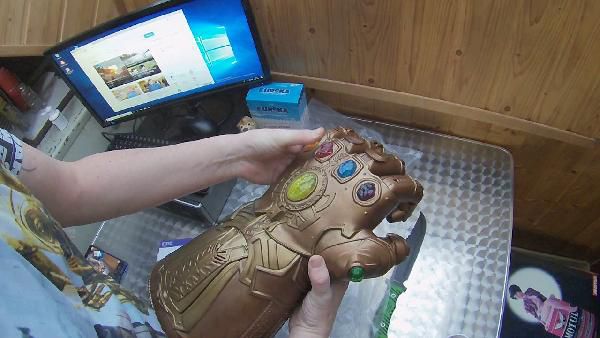 Marvel Handschuh der Unendlichkeit für 46,83€ (statt 101€) Marvel Handschuh der Unendlichkeit für 46,83€ (statt 101€)