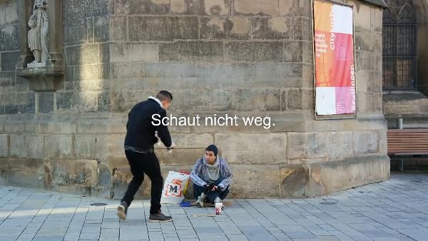 Es wird Zeit, an andere zu denken! Es wird Zeit, an andere zu denken!