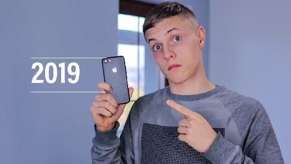 iPhone 7 mit 32GB für 40€ + Vodafone Smart Surf mit 50 Min/SMS und 2GB für 16,99€ mtl. iPhone 7 mit 32GB für 40€ + Vodafone Smart Surf mit 50 Min/SMS und 2GB für 16,99€ mtl.