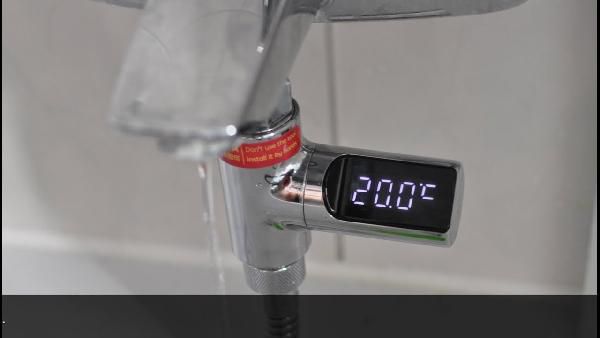 Wasser-Thermometer mit Direktanschluss und LED-Anzeige für 6,09€ Wasser Thermometer mit Direktanschluss und LED Anzeige für 6,09€