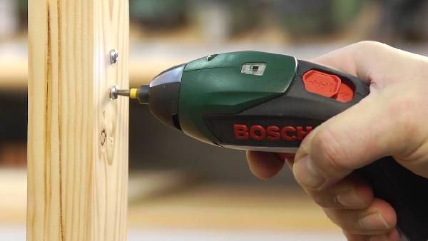 Bosch Akkuschrauber IXO 3.6 V + Spielzeug Akkuschrauber IXO LINO Family Set für 32,50€ (statt 41€) Bosch Akkuschrauber IXO 3.6 V + Spielzeug Akkuschrauber IXO LINO Family Set für 32,50€ (statt 41€)
