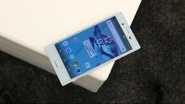 Sony Xperia X Compact + Vodafone Allnet Vertrag + 1GB für 19,99€ mtl. Sony Xperia X Compact + Vodafone Allnet Vertrag + 1GB für 19,99€ mtl.