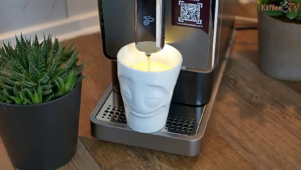 Severin Kaffeevollautomat KV8090 im ultra-schlanken Design für 201,40€ (statt 257€) Severin Kaffeevollautomat KV8090 im ultra schlanken Design für 201,40€ (statt 257€)
