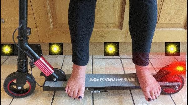 Megawheels S1 Roller mit 250W (bis max. 23 Km/h) für 138,72€ (statt 169€) Megawheels S1 Roller mit 250W (bis max. 23 Km/h) für 138,72€ (statt 169€)