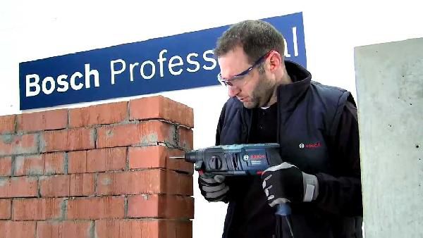 Bosch GBH 2-20 D - Bohrhammer mit Meißelfunktion + Koffer für 99,90€ Bosch GBH 2 20 D Bohrhammer mit Meißelfunktion + Koffer für 99,90€