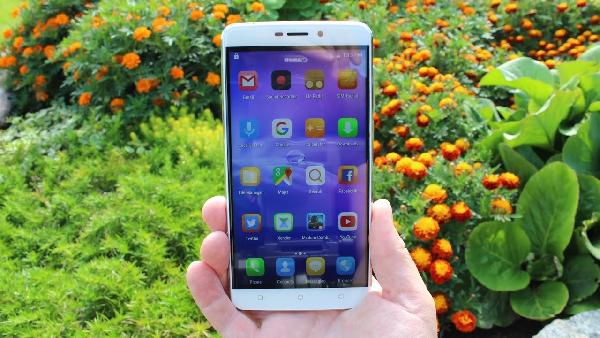 Blackview R7 - 5,5 Zoll Full HD Smartphone mit 32GB für 129€ (statt 150€) Blackview R7 5,5 Zoll Full HD Smartphone mit 32GB für 129€ (statt 150€)