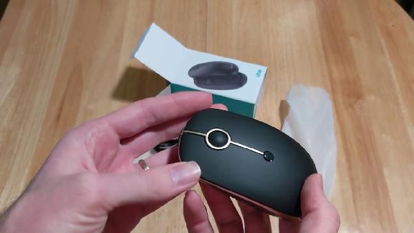 Jelly Comb 2.4G Funkmaus mit USB Nano Empfänger für 5,99€ (statt 9,99€) Prime Jelly Comb 2.4G Funkmaus mit USB Nano Empfänger für 5,99€ (statt 9,99€) Prime