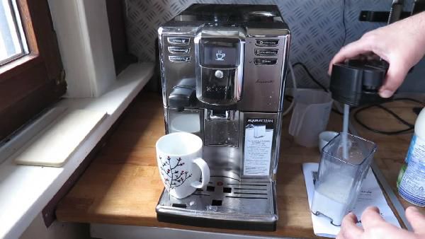 Philips Saeco HD8915 Kaffeevollautomat für 559€ (statt 649€) - eBay Plus nur 509€ Philips Saeco HD8915 Kaffeevollautomat für 559€ (statt 649€) eBay Plus nur 509€