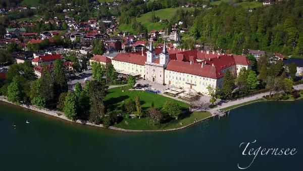2, 3 o. 5 ÜN im 4*-Hotel am Tegernsee inkl. Frühstück, Dinner, Sauna, Pool & Golf Trainingsbereich ab 156€ p.P. 2, 3 o. 5 ÜN im 4* Hotel am Tegernsee inkl. Frühstück, Dinner, Sauna, Pool & Golf Trainingsbereich ab 156€ p.P.