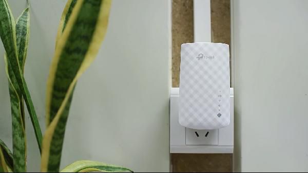 TP-LINK RE220 WLAN Repeater für 32,98€ (statt 48€) TP LINK RE220 WLAN Repeater für 32,98€ (statt 48€)