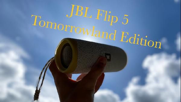 Vorbei! JBL Flip 5 Bluetooth-Lautsprecher in der Tomorrowland Edition für 96,49€ (statt 144€) Vorbei! JBL Flip 5 Bluetooth Lautsprecher in der Tomorrowland Edition für 96,49€ (statt 144€)