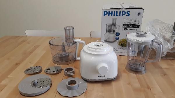 Philips Küchenmaschine HR7628/90 mit viel Zubehör für 45,90€ (statt 64€) Philips Küchenmaschine HR7628/90 mit viel Zubehör für 45,90€ (statt 64€)