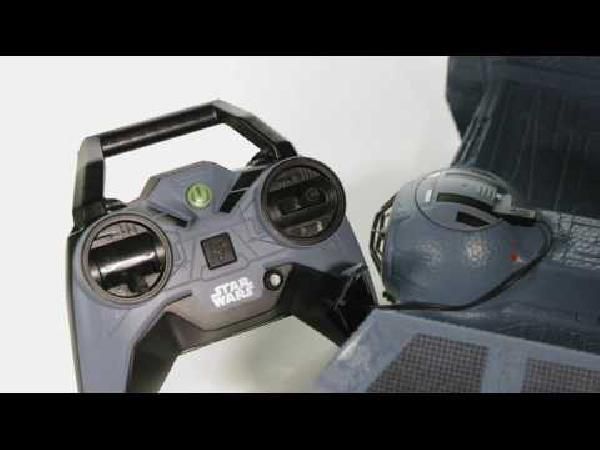 Star Wars Tie Advanced X1 Quadrocopter für 196,10€ (statt 270€) Star Wars Tie Advanced X1 Quadrocopter für 196,10€ (statt 270€)