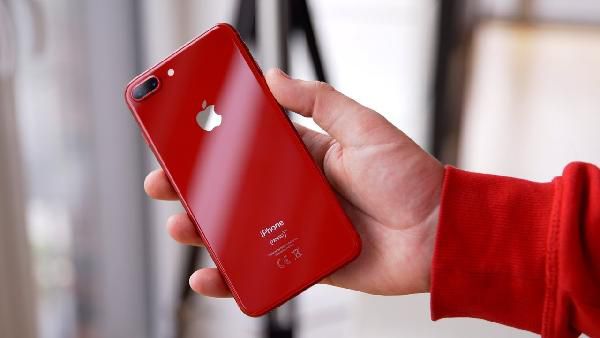 iPhone 8 in Rot für 19€ + Vodafone Smart L+ mit 5GB LTE für 46,99€ mtl. iPhone 8 in Rot für 19€ + Vodafone Smart L+ mit 5GB LTE für 46,99€ mtl.