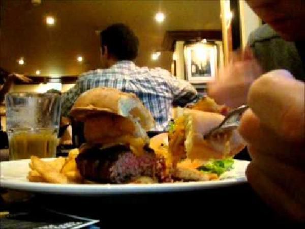 Nur heute: Legendary Hardrock Burger für 0,71€ (statt 12,95€) in allen Hardrock Cafes Nur heute: Legendary Hardrock Burger für 0,71€ (statt 12,95€) in allen Hardrock Cafes