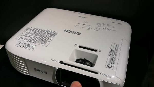 TOP! EPSON EH-TW610 - nativer FullHD Beamer ab 474,05€ (statt 540€) TOP! EPSON EH TW610 nativer FullHD Beamer ab 474,05€ (statt 540€)