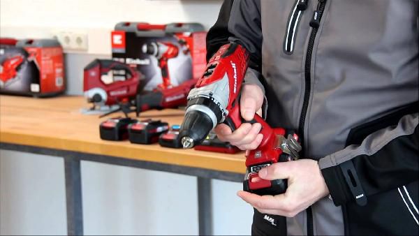 Einhell TC-CD 18-2 Li Akku Bohrschrauber mit 2 Akkus und Koffer für 64,95€ Einhell TC CD 18 2 Li Akku Bohrschrauber mit 2 Akkus und Koffer für 64,95€