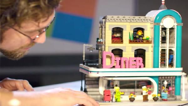LEGO Creator - Amerikanisches Diner (10260) für 129,99€ (statt 150€) LEGO Creator Amerikanisches Diner (10260) für 129,99€ (statt 150€)
