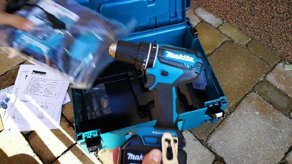 Makita Akku-Schlagbohrschrauber DHP485RFJ + 2x 3,0 Akku + Makpac + Ladegerät für 199,95€ (statt 236€) Makita Akku Schlagbohrschrauber DHP485RFJ + 2x 3,0 Akku + Makpac + Ladegerät für 199,95€ (statt 236€)
