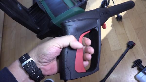 Wieder da! Bosch Universal Aquatak 125 Hochdruckreiniger für 59,99€ (statt 89€) Wieder da! Bosch Universal Aquatak 125 Hochdruckreiniger für 59,99€ (statt 89€)