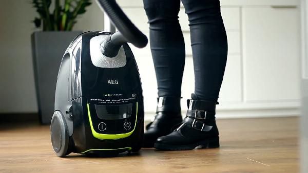 AEG VX8-2-6IW Ultra Silence Bodenstaubsauger für 129,90€ (statt 170€) AEG VX8 2 6IW Ultra Silence Bodenstaubsauger für 129,90€ (statt 170€)