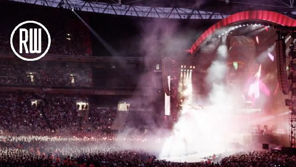 Robbie Williams Robbie Williams The Heavy Entertainment Show in Dresden inkl. ÜN & Frühstück ab 98€ p.P.