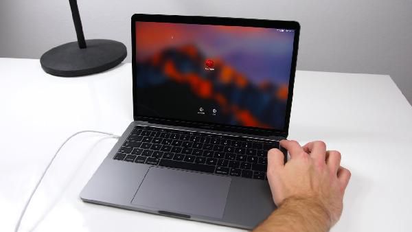 Macbook Pro MPXQ2D/A - 13 Zoll mit 128GB SSD für 1.177€ (statt 1.270€) Macbook Pro MPXQ2D/A 13 Zoll mit 128GB SSD für 1.177€ (statt 1.270€)