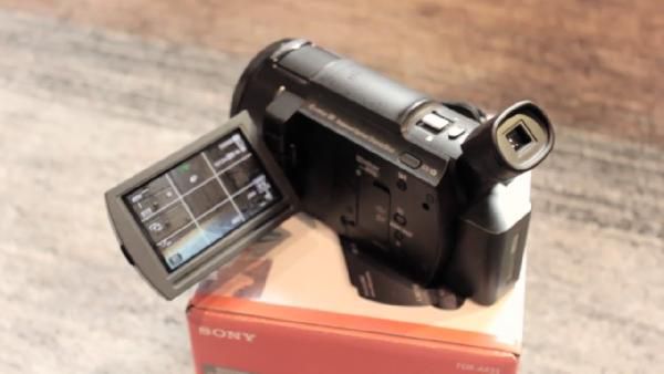 Sony FDR-AX33 4K Camcorder für 499€ (statt 566€) Sony FDR AX33 4K Camcorder für 499€ (statt 566€)