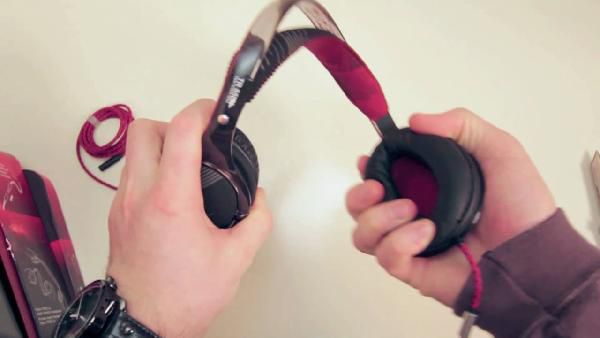 Philips O'Neill SHO9565 The Stretch - Over Ear Kopfhörer für 34,99€ Philips ONeill SHO9565 The Stretch Over Ear Kopfhörer für 34,99€